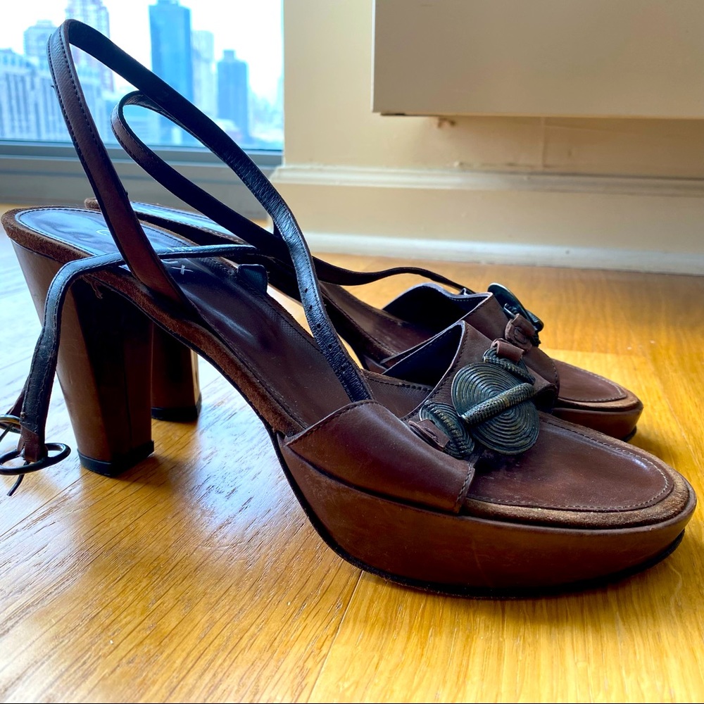 C Doux || Spanish brown leather, details in suede and metal, high heeled sandals